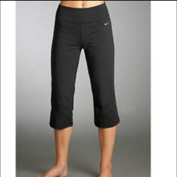 Nike Wide Leg Crop - Picture 1 of 8
